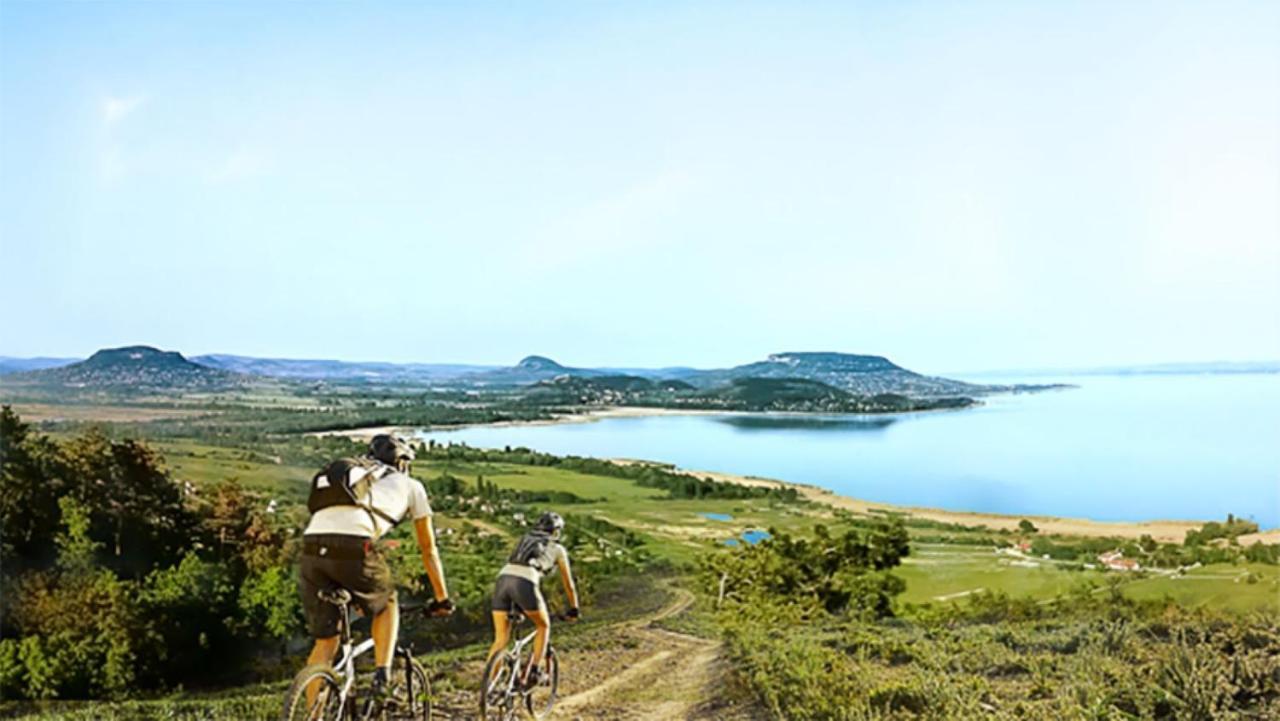 Bowery Guest Houses - Arnyas Vendeghazak Balatonalmádi Zewnętrze zdjęcie