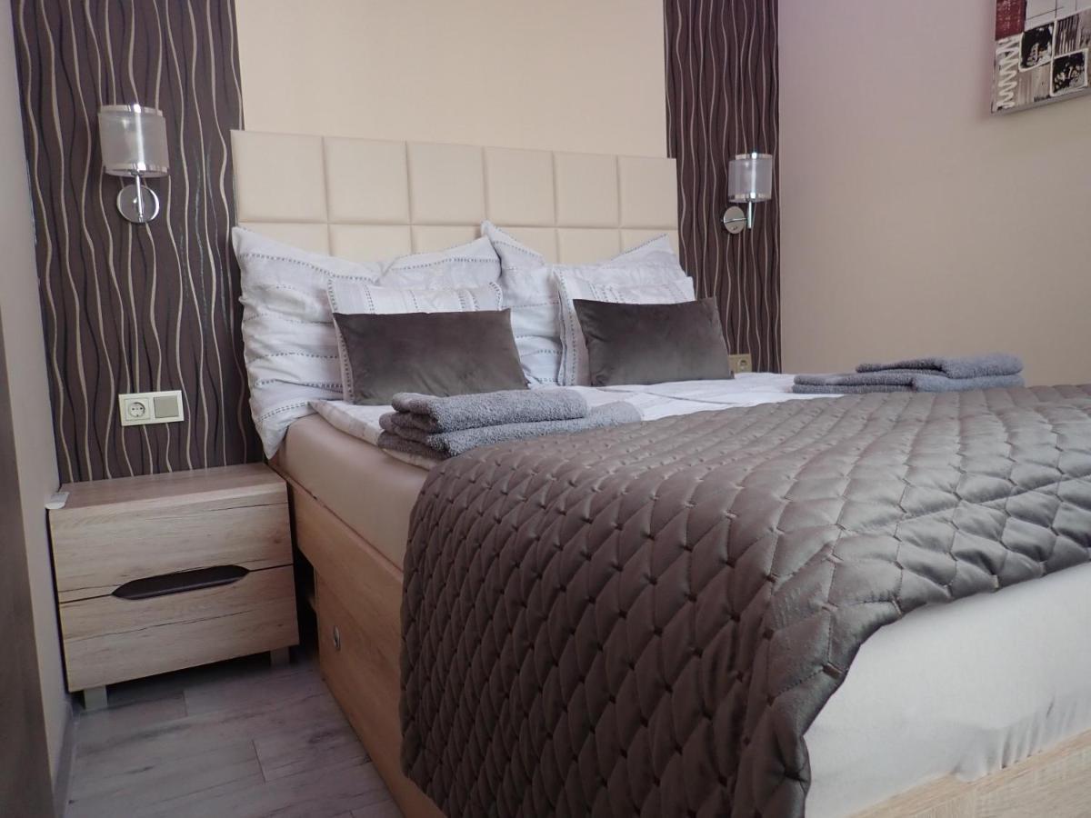 Bowery Guest Houses - Arnyas Vendeghazak Balatonalmádi Zewnętrze zdjęcie